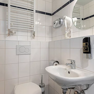 6 Badezimmer
