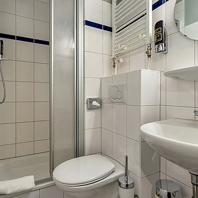 6 Badezimmer